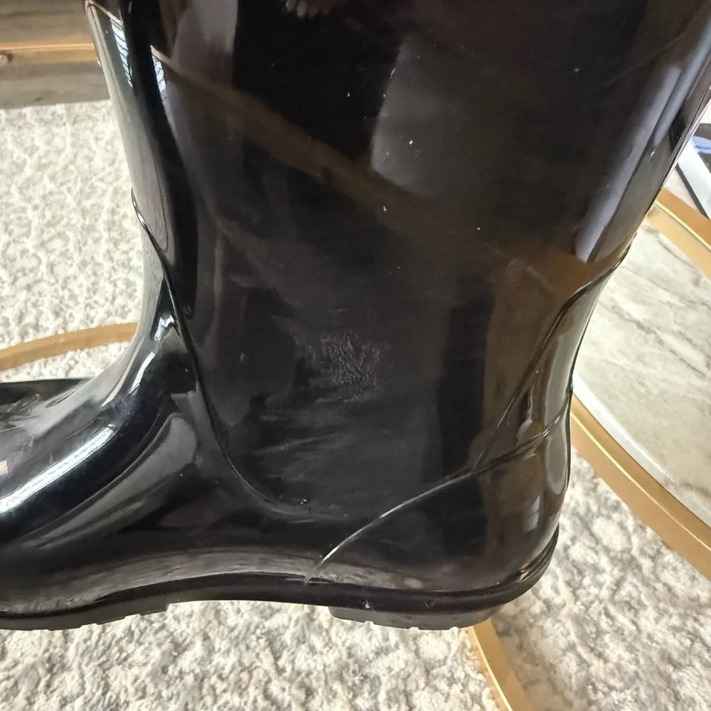 UGG WOMEN'S SHAYE RAIN BOOTS - ROUND TOE, SHEEP/LAMB FUR LINED, 7 US